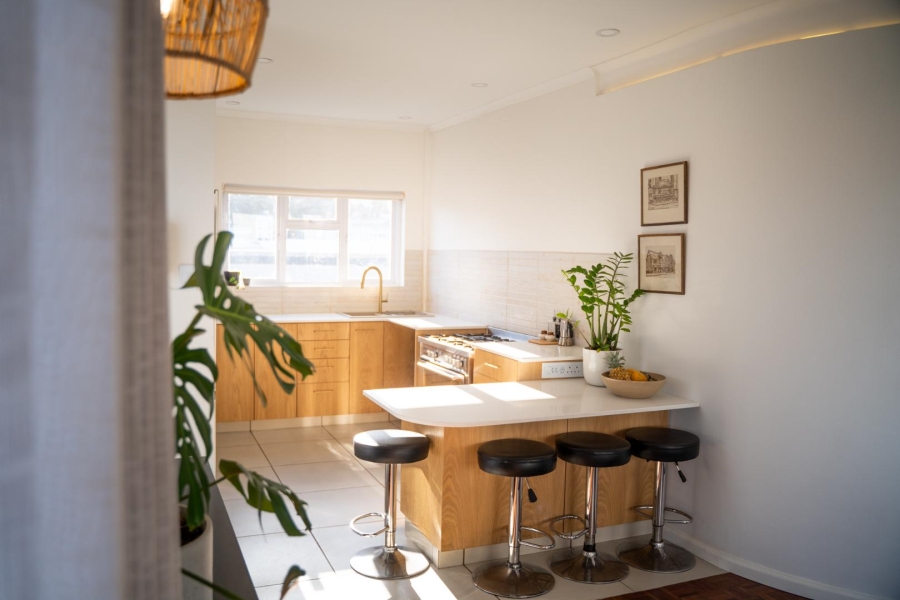 To Let 2 Bedroom Property for Rent in Muizenberg Western Cape